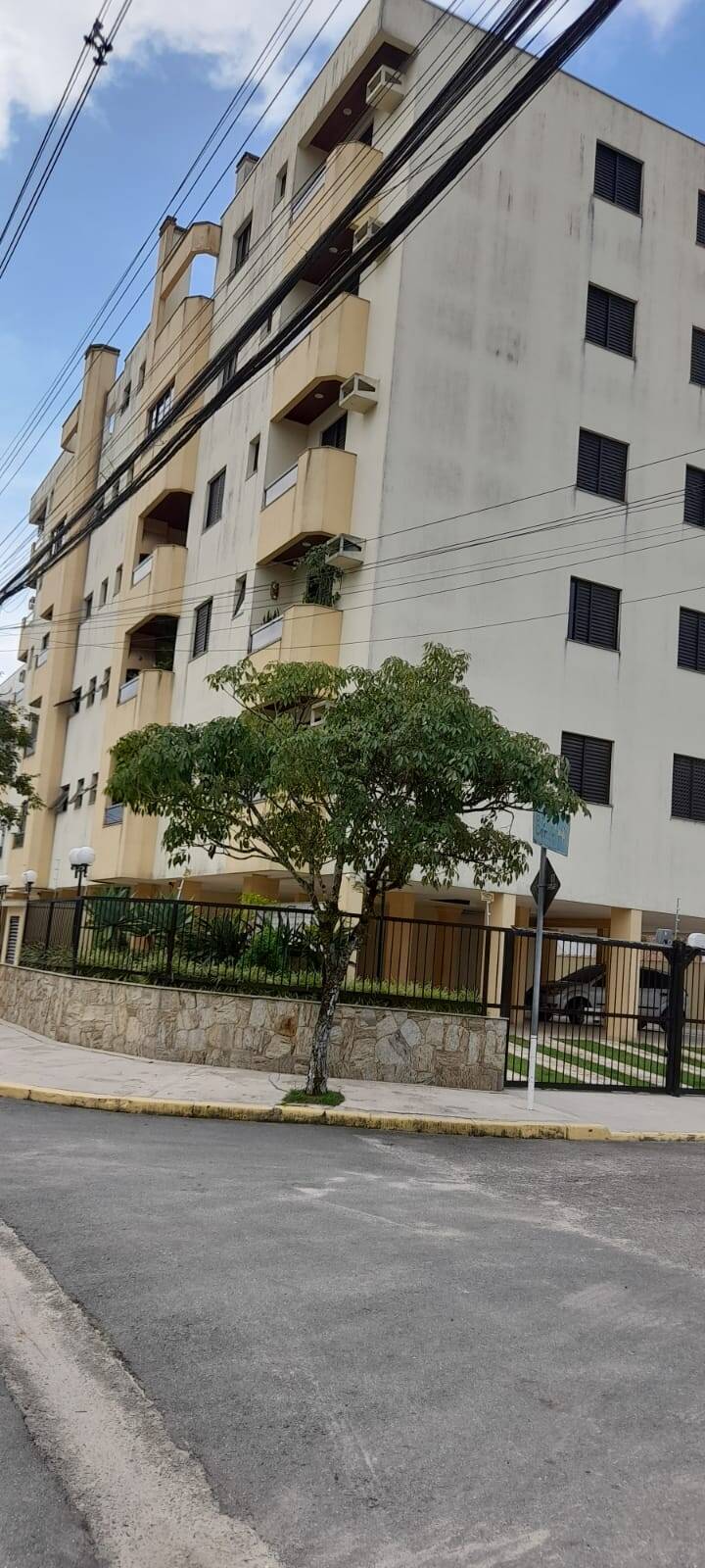 apto 3 dormitórios no itagua Ubatuba sp